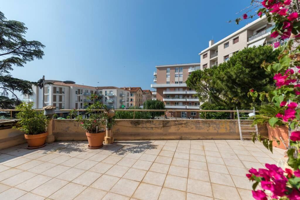 Appartement Grande Terrasse A Cote Monaco & Plage Saint-Antoine  Exteriér fotografie